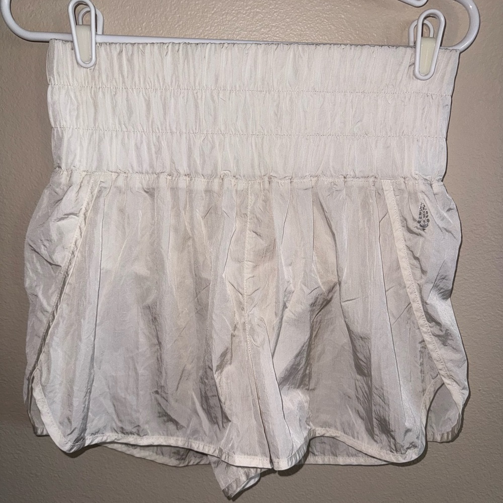 Free People Off White High Waisted Athletic Shorts size Small‎